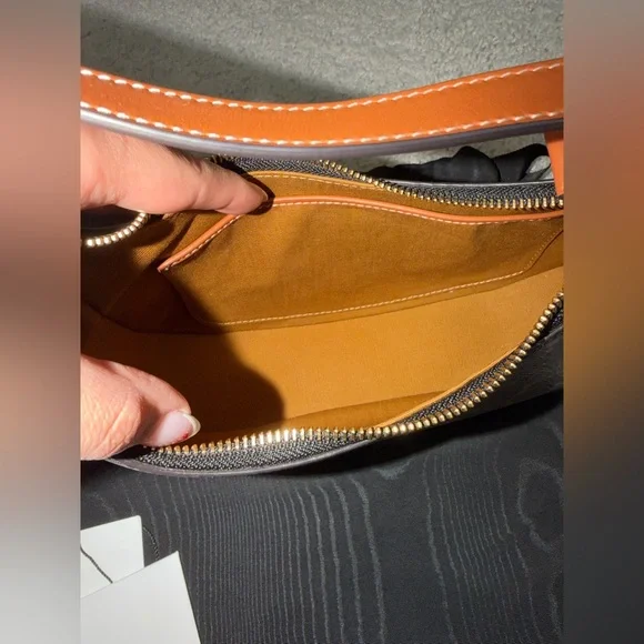 Celine Ava Triomphe Canvas & Calfskin Shoulder Bag! - Picture 5 of 7